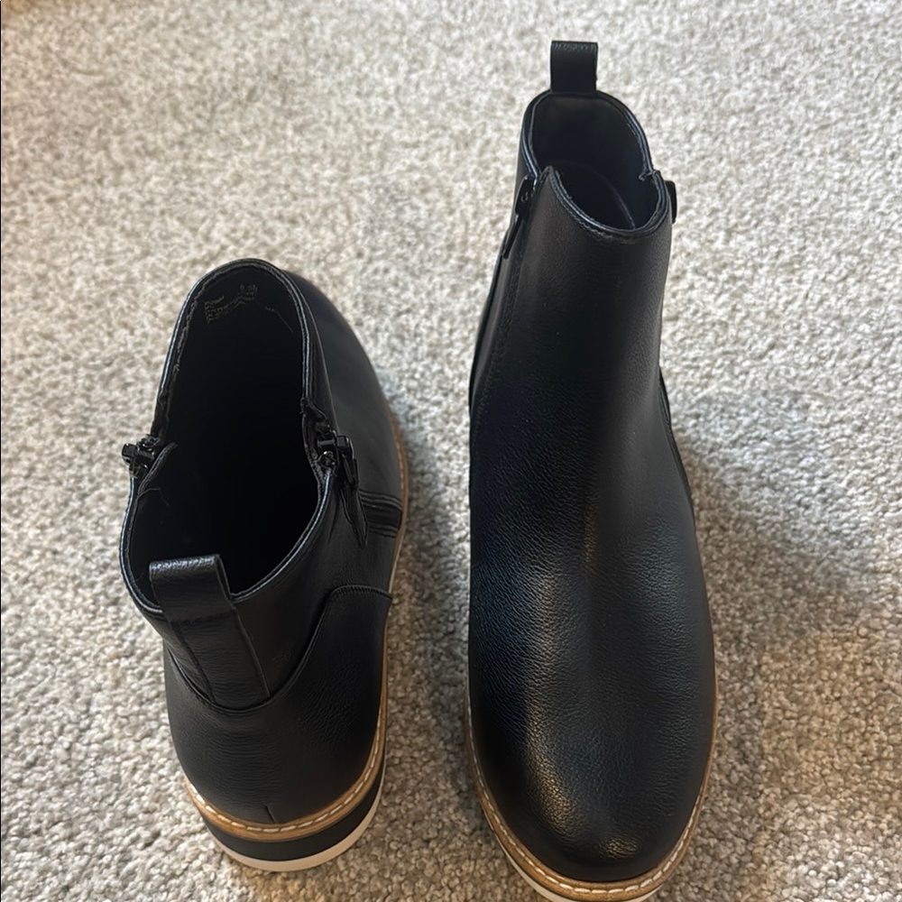 Me Too Black Ankle Boots with Elastic Panels and Low Heel